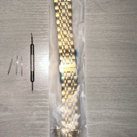Gold Metal Watch Band with Tool - Picture 3 of 5